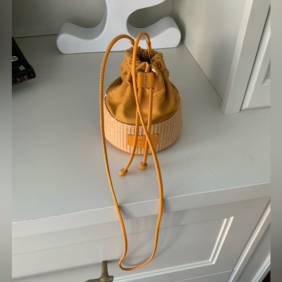 AREZZO GIORNO Brazil Drawstring Raffia Crossbody Bucket Purse Leather BRAND NEW - Picture 3 of 16